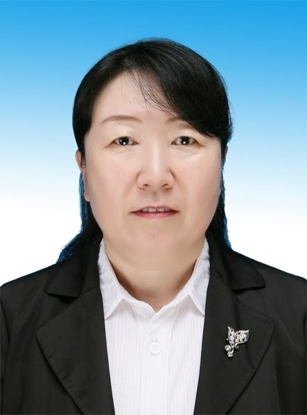 盟委党校校委委员、二级调研员 格仁其木格